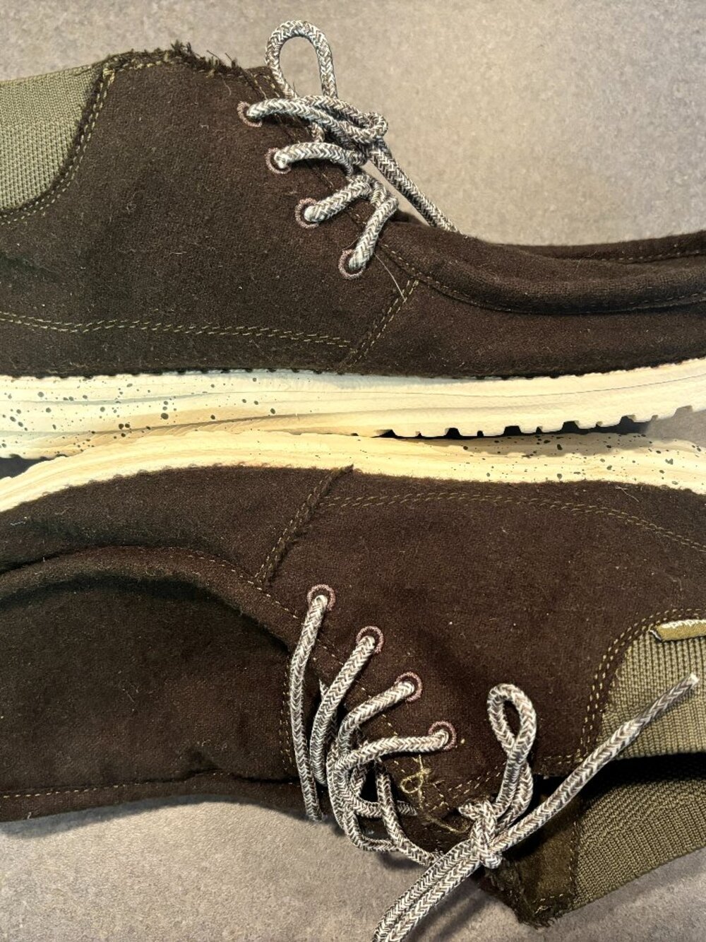 ~~Hey Dude Men's 11m Wayne Forest Olive Drab Green Felt Mid Top Lace Up Sneakers